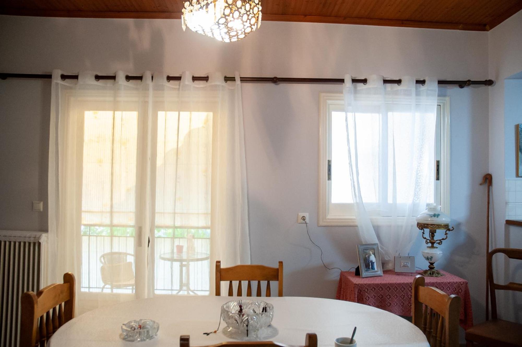Mid Century Modern Apartment - Atelier Ancient Olympia Luaran gambar